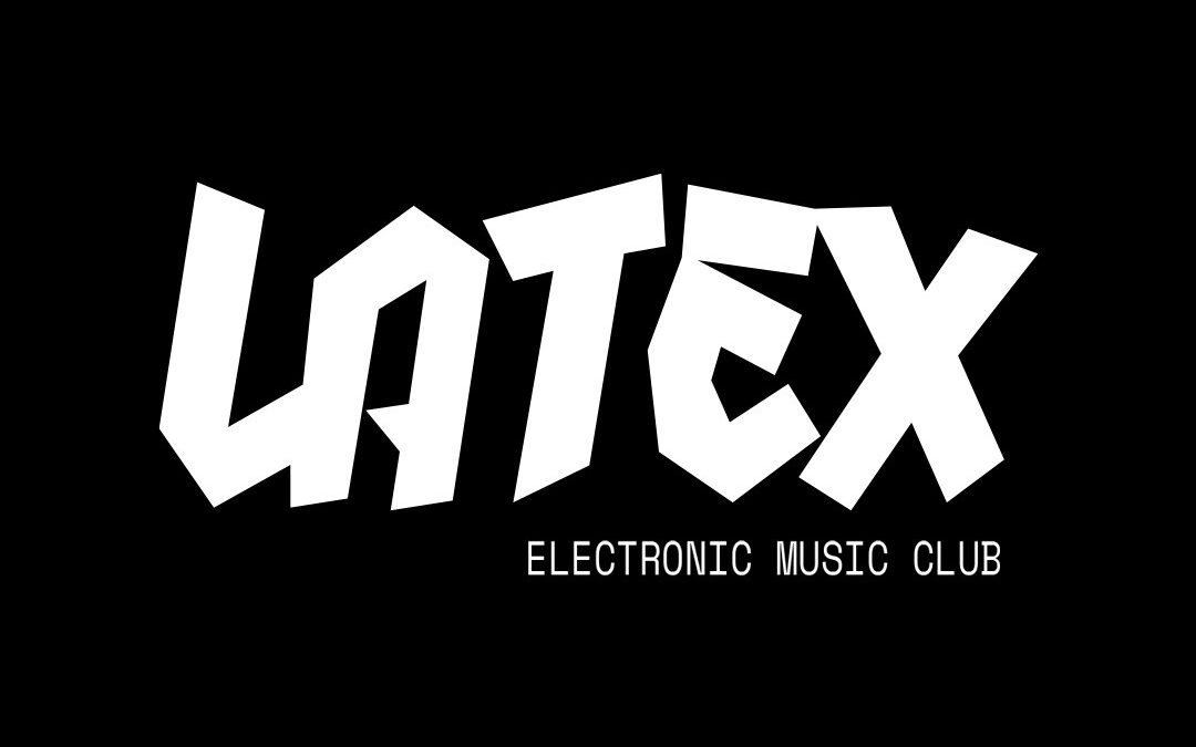 V23/10 WHATEVER CHARLES // PABLO CEBRIÁN en LATEX
